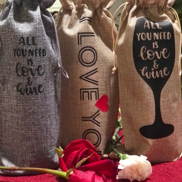 Beautiful Wine Bags - Picture 2 of 5